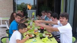 (2015-08) Amaury 16 ans - Barbecue avec les copains